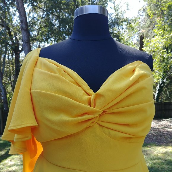 Flutter Sleeve One Shoulder Jumpsuit - Picture 4 of 11